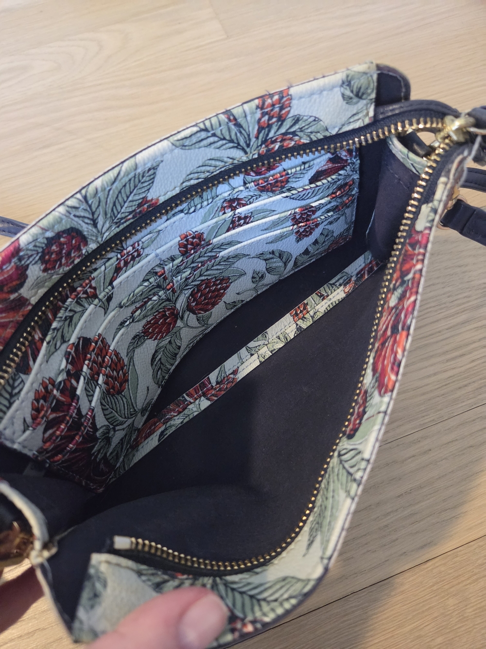 Tory Burch Floral Print Crossbody with Navy Strap - Picture 7 of 9